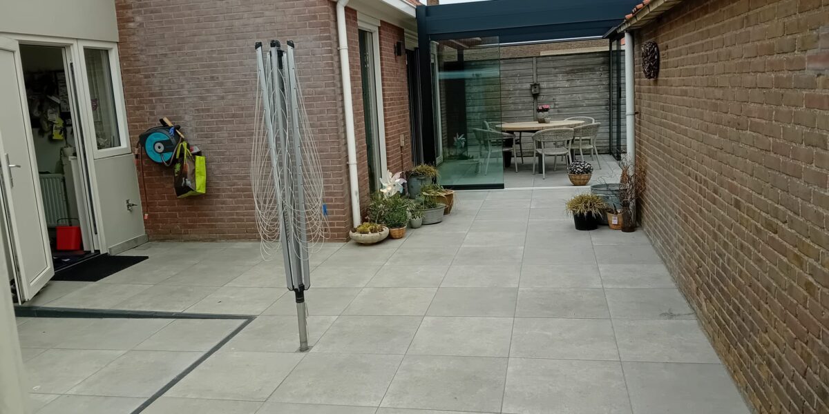Johan Dingemanse Bestratingen in Westkapelle Tuin